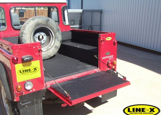 Land Rover load liner black LINE-X